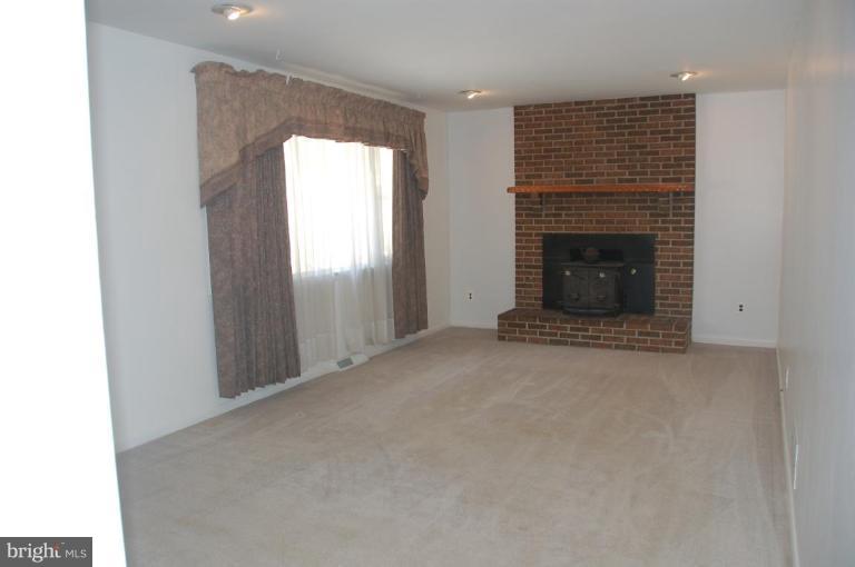 8902 Philadelphia Road Baltimore, MD 21237 - Photo 9 of 25 Family Room