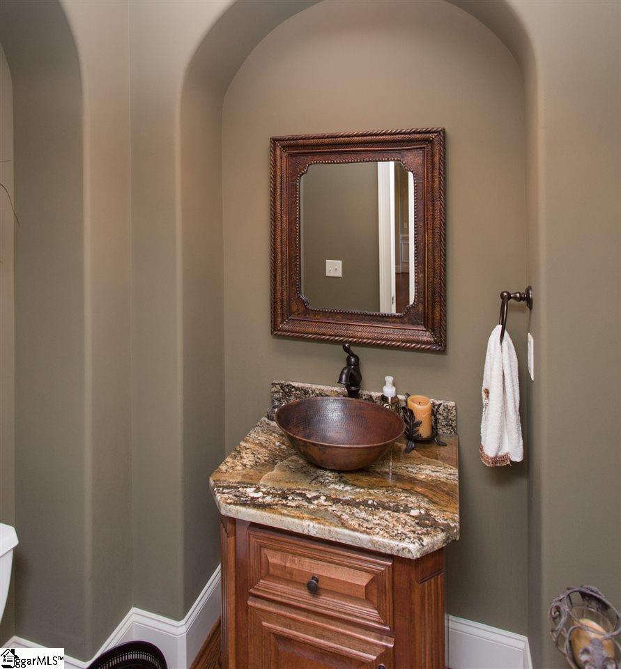 240 Yorkswell Lane Greenville, SC 29607 - Photo 5 of 36 Gallery Image 5