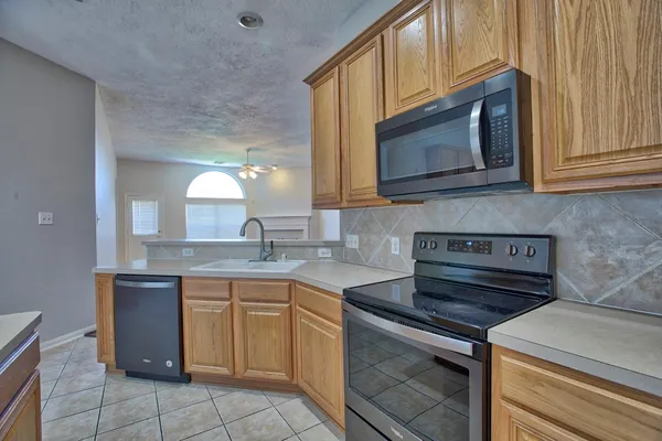 $2,500 | 6715 Village Bridge Drive, Humble, TX 77346