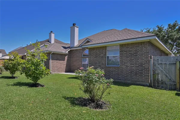 $2,500 | 6715 Village Bridge Drive, Humble, TX 77346