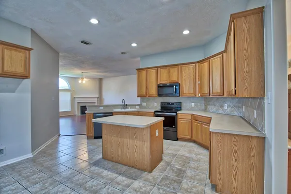 $2,500 | 6715 Village Bridge Drive, Humble, TX 77346