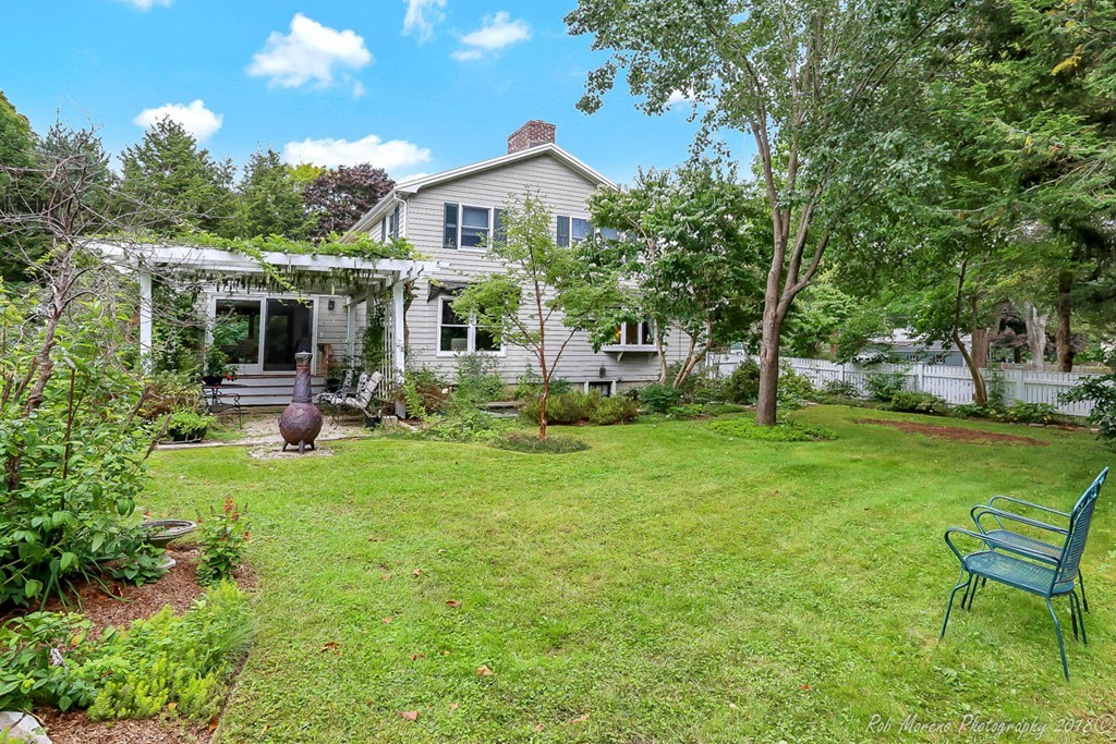 21 Greenbrook Road Hamilton, MA 01982 - Photo 4 of 26 Gallery Image 4