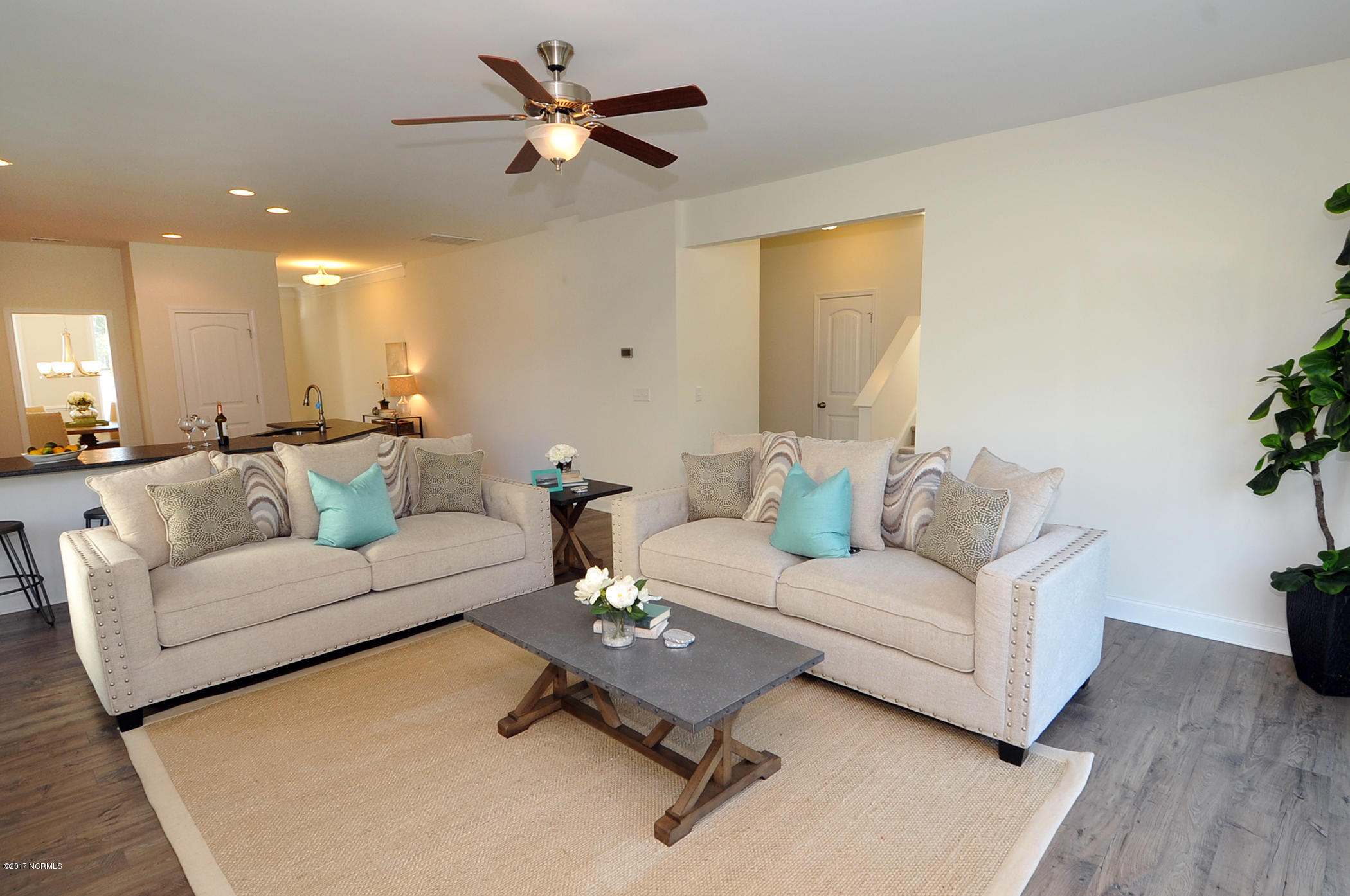 320 Tralee Road Wilmington, NC 28412 - Photo 7 of 17 Living Area