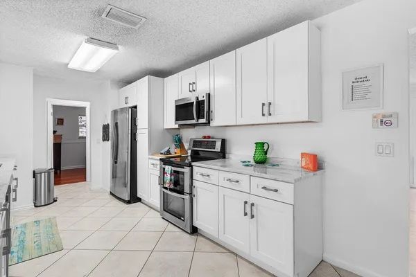 $8,000 | 15 Northeast 18th Street, Delray Beach, FL 33444