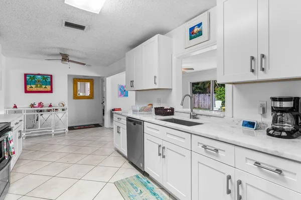 $8,000 | 15 Northeast 18th Street, Delray Beach, FL 33444