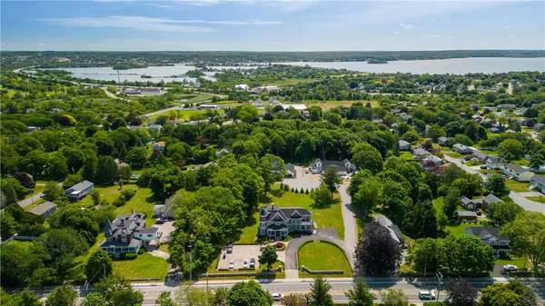 $4,000 | 567 Bristol Ferry Road, Unit 3, Portsmouth, RI 02871