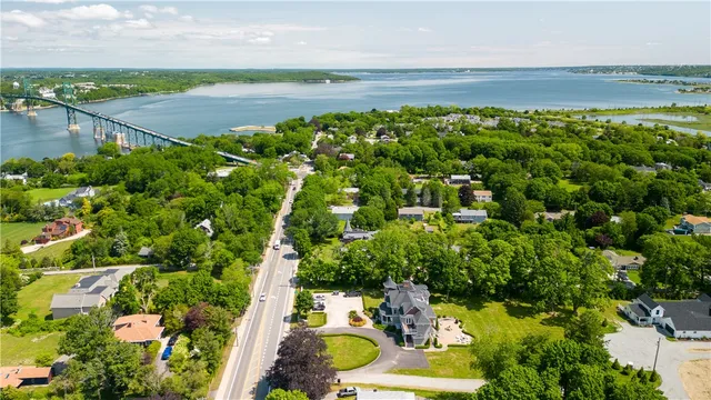 $4,500 | 567 Bristol Ferry Road, Unit 3, Portsmouth, RI 02871