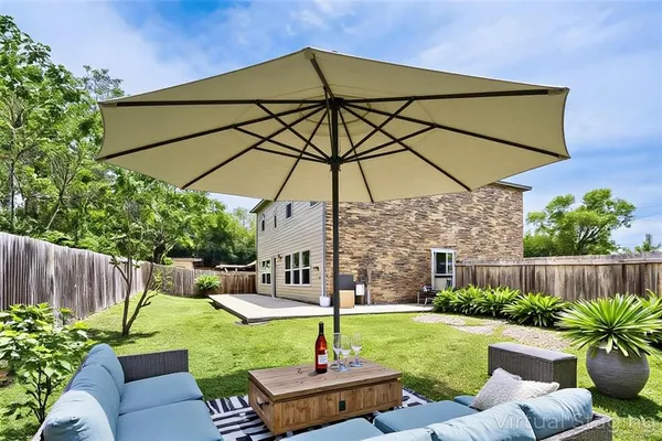 a picture of a bathroom