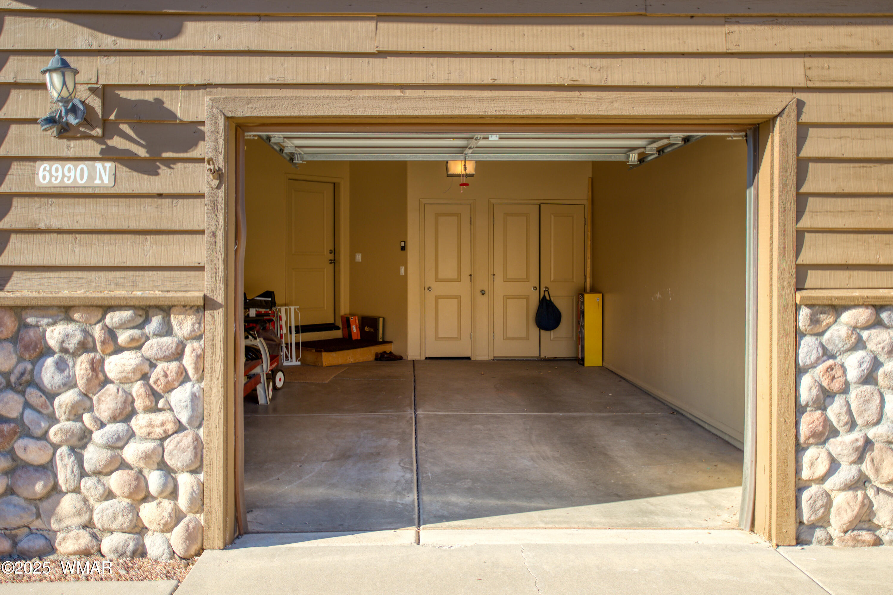 6990 Starlight Ridge Road Lakeside, AZ 85929 - Photo 3 of 21 garage