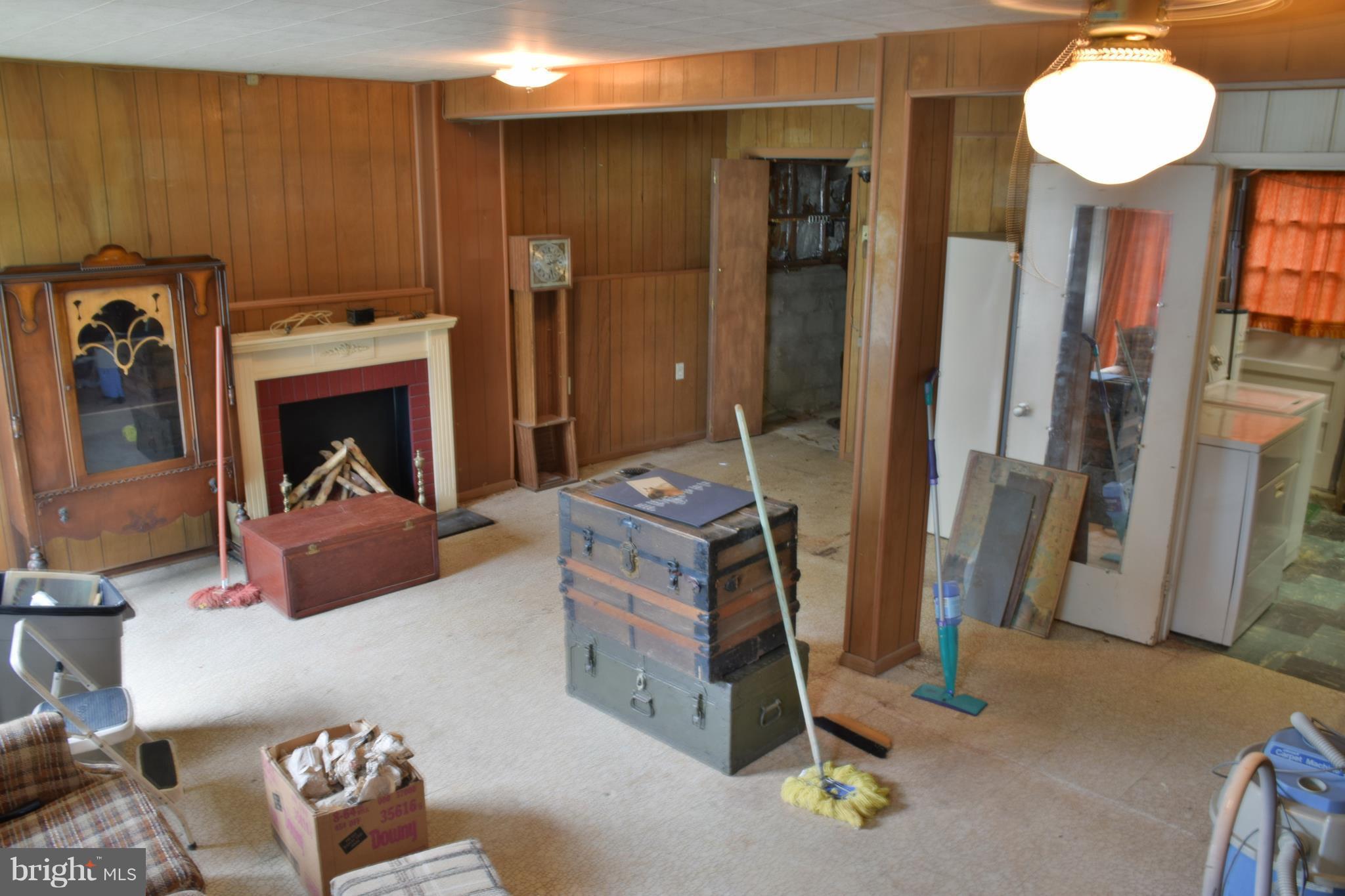 9106 Crosshill Road Baltimore, MD 21234 - Photo 17 of 22 Family Room