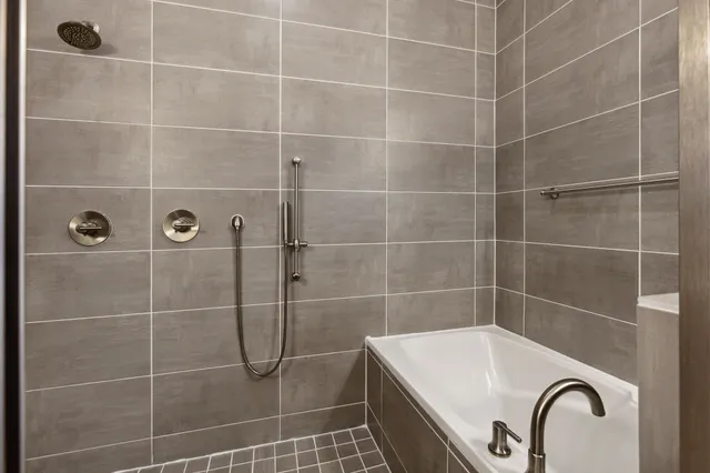 $2,995 | 843 West 23rd Street, Unit B, Houston, TX 77008