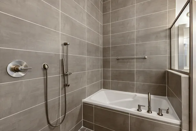 $2,995 | 843 West 23rd Street, Unit B, Houston, TX 77008