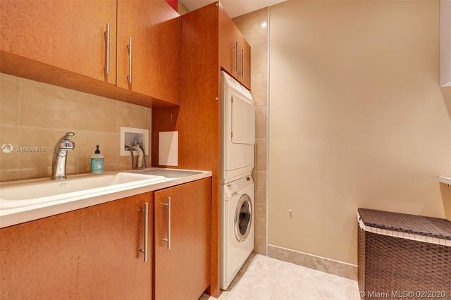 $3,500,000 | 16051 Collins Avenue, Unit 1404, Sunny Isles Beach, FL 33160