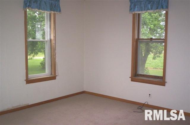 610 South Scott Park Road Eldridge, IA 52748 - Photo 4 of 12 Gallery Image 4
