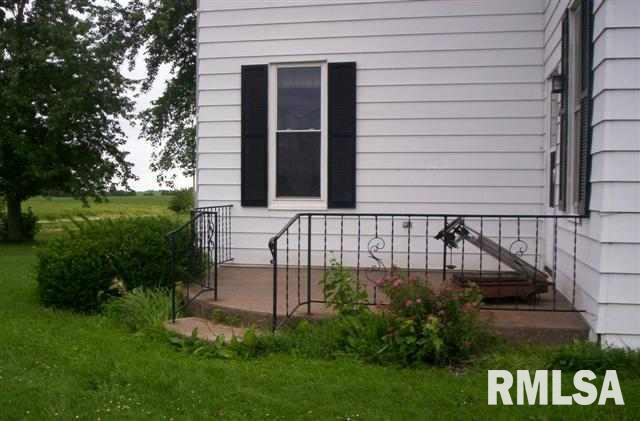 610 South Scott Park Road Eldridge, IA 52748 - Photo 10 of 12 Gallery Image 10