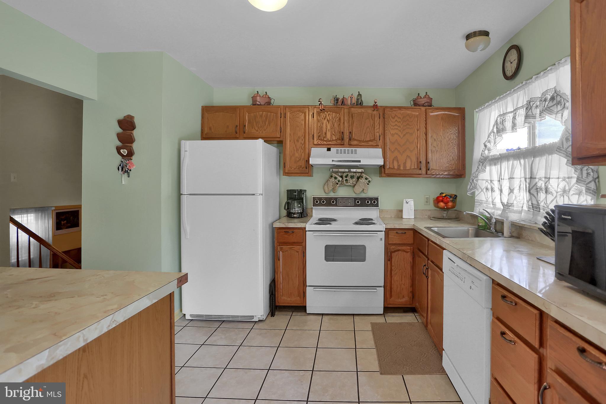 351 Holbrook Road York, PA 17402 - Photo 12 of 38 Gallery Image 12