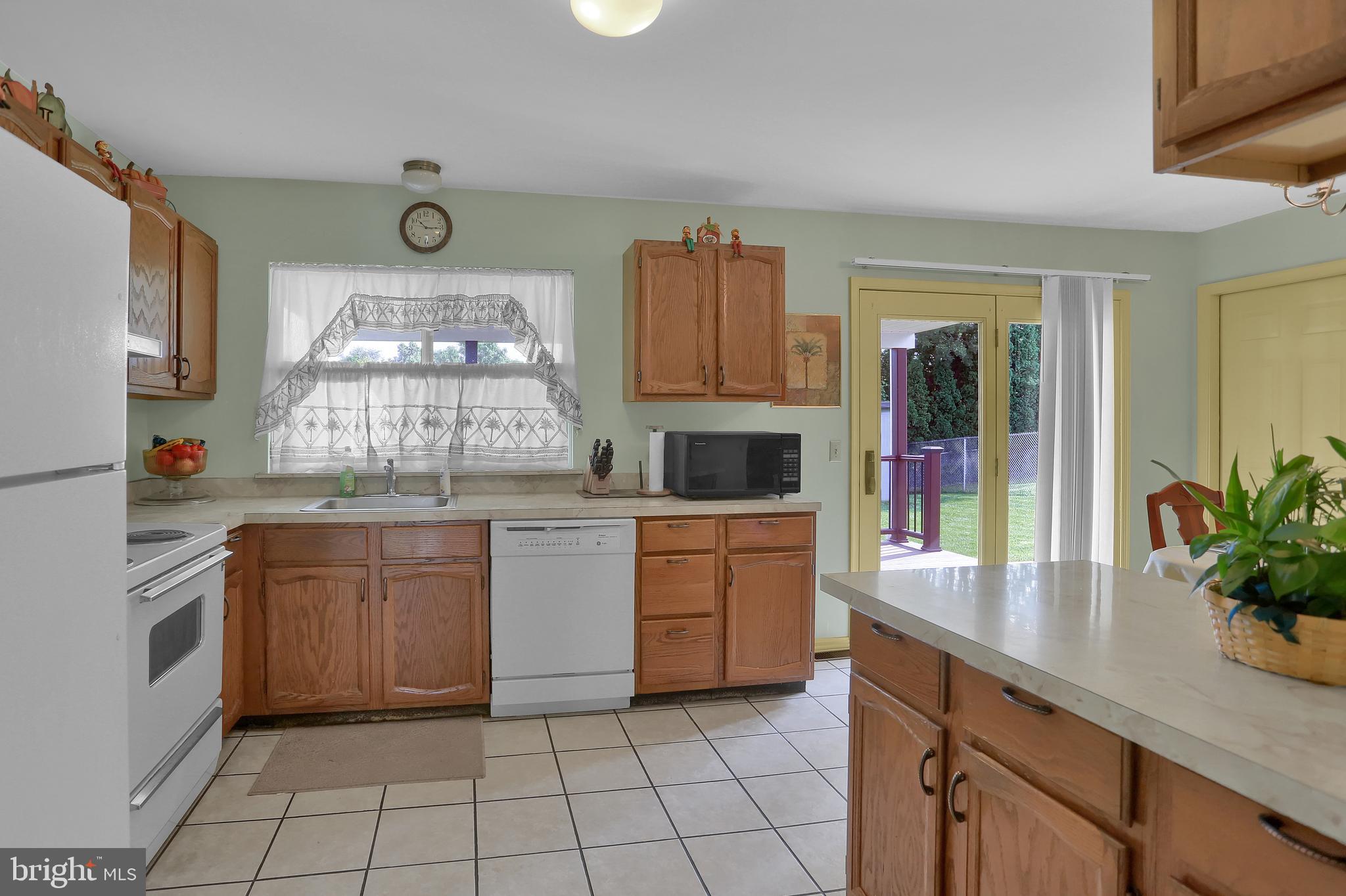 351 Holbrook Road York, PA 17402 - Photo 14 of 38 Gallery Image 14