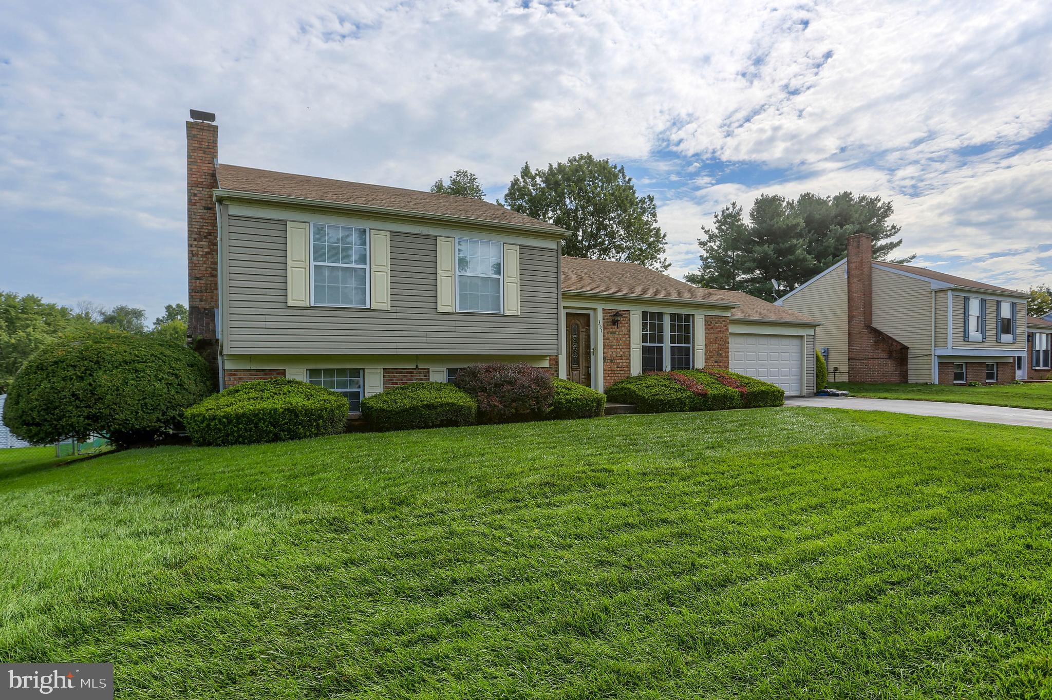 351 Holbrook Road York, PA 17402 - Photo 3 of 38 Gallery Image 3
