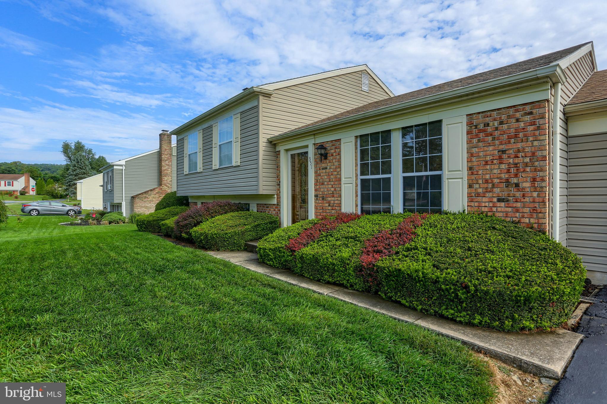 351 Holbrook Road York, PA 17402 - Photo 4 of 38 Gallery Image 4