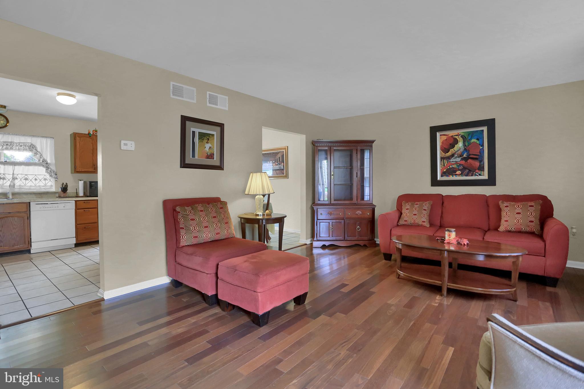 351 Holbrook Road York, PA 17402 - Photo 5 of 38 Gallery Image 5