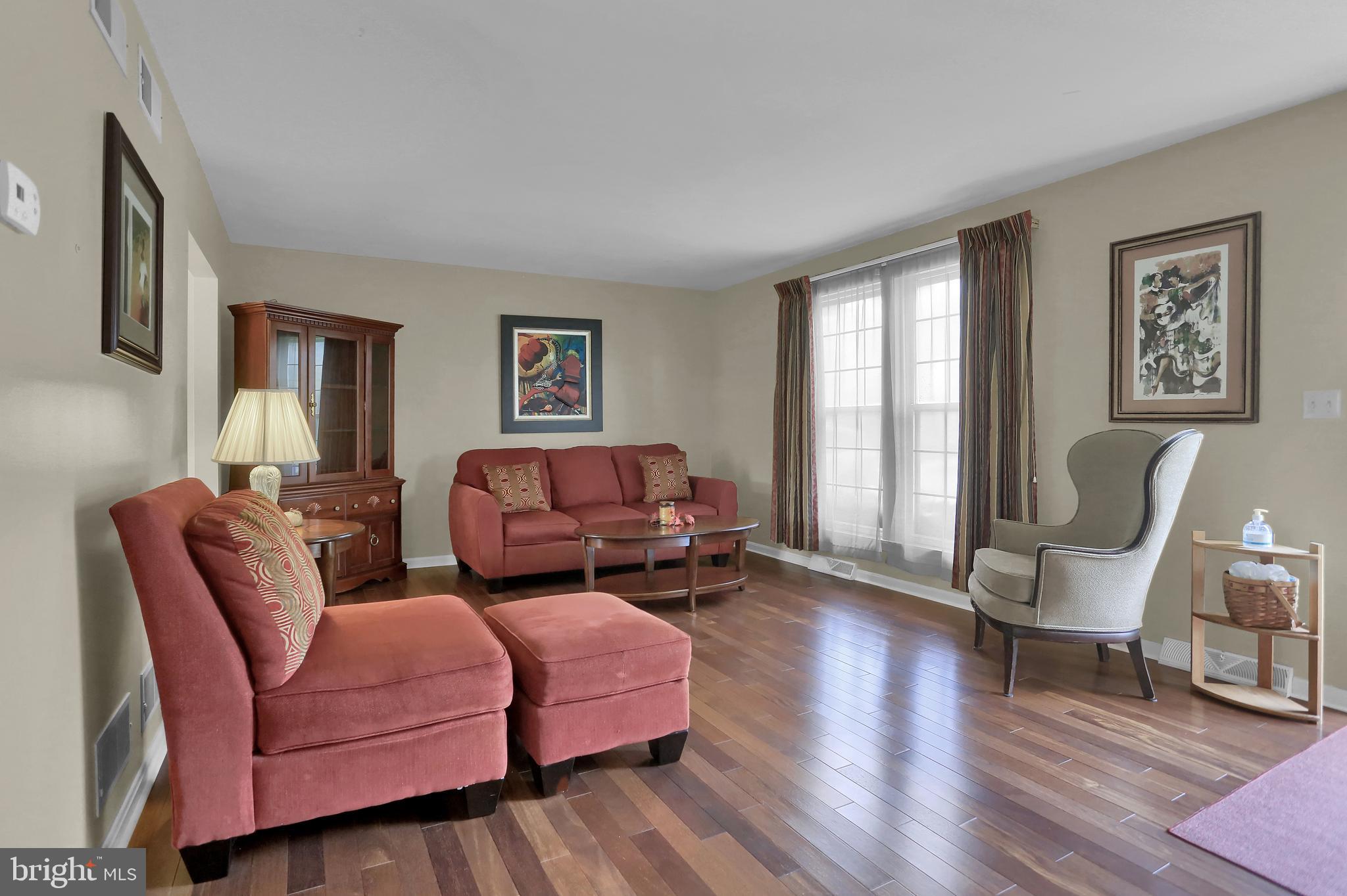 351 Holbrook Road York, PA 17402 - Photo 6 of 38 Gallery Image 6