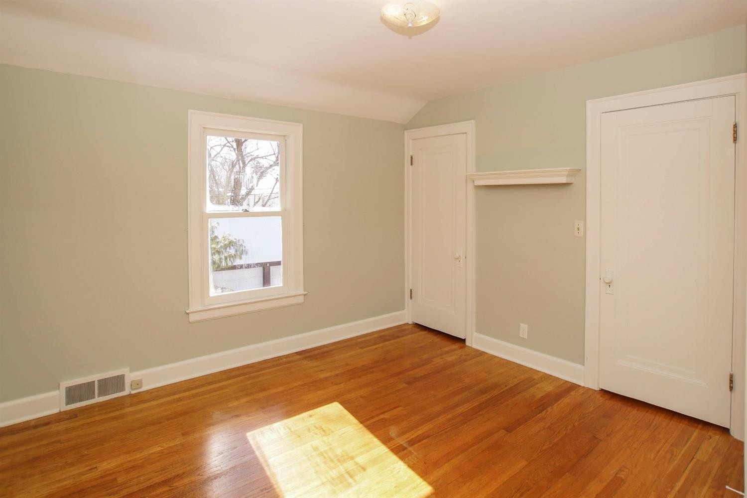 1512 Shadford Road Ann Arbor, MI 48104 - Photo 17 of 27 Photo 17