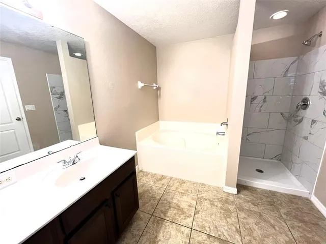 $2,450 | 2049 Ribbon Falls Parkway, Orlando, FL 32824