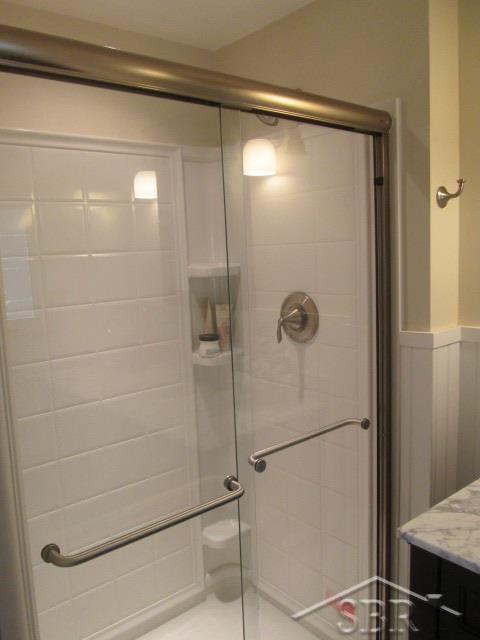 601 Somerset Road Saginaw, MI 48638 - Photo 21 of 42 Walk-in Shower