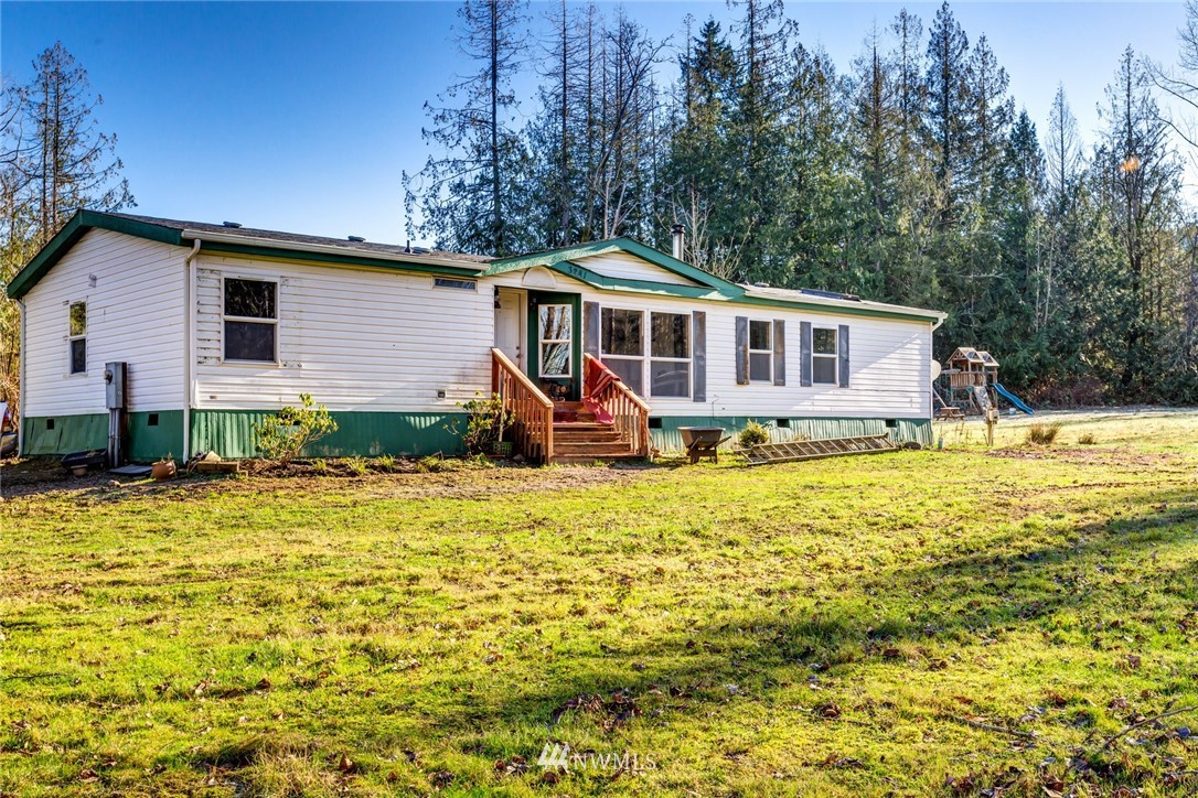 3281 East Smith Road Bellingham, WA 98226 - Photo 2 of 28