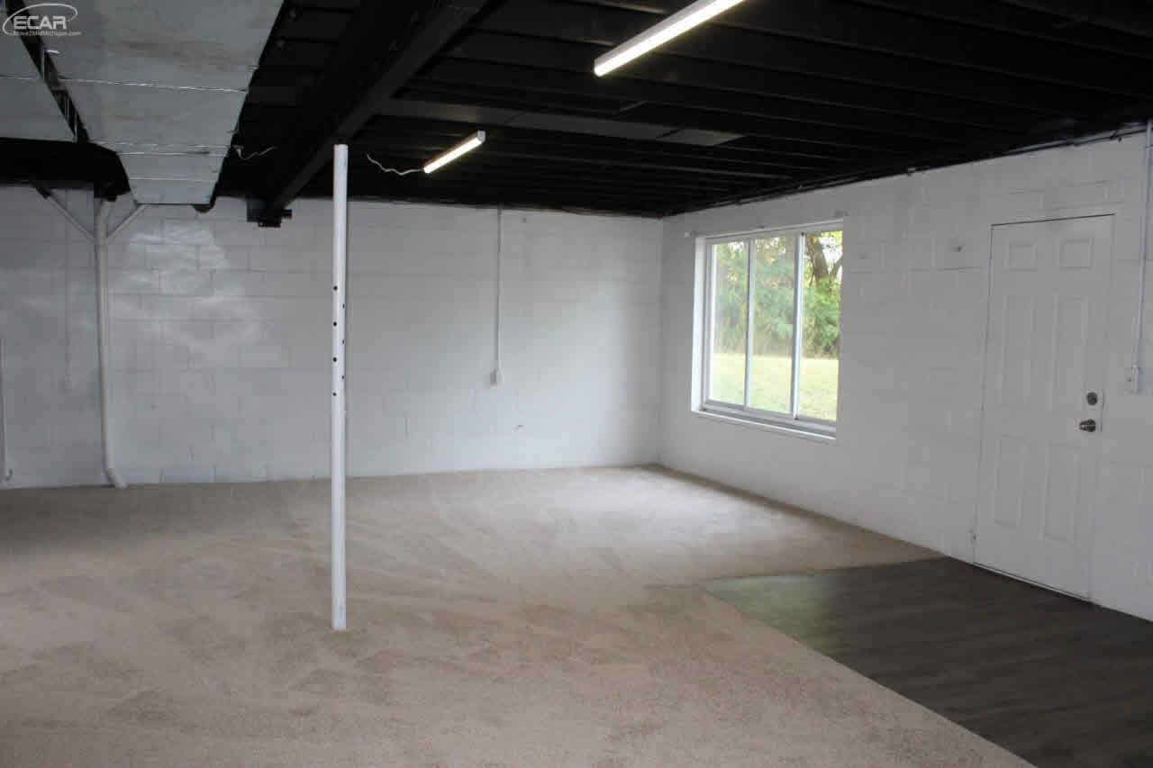 10124 Center Road Clio, MI 48420 - Photo 19 of 31