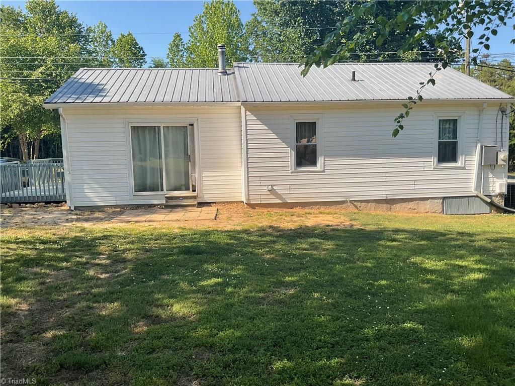 2190 Sullivan Road Thomasville, NC 27360 - Photo 4 of 23
