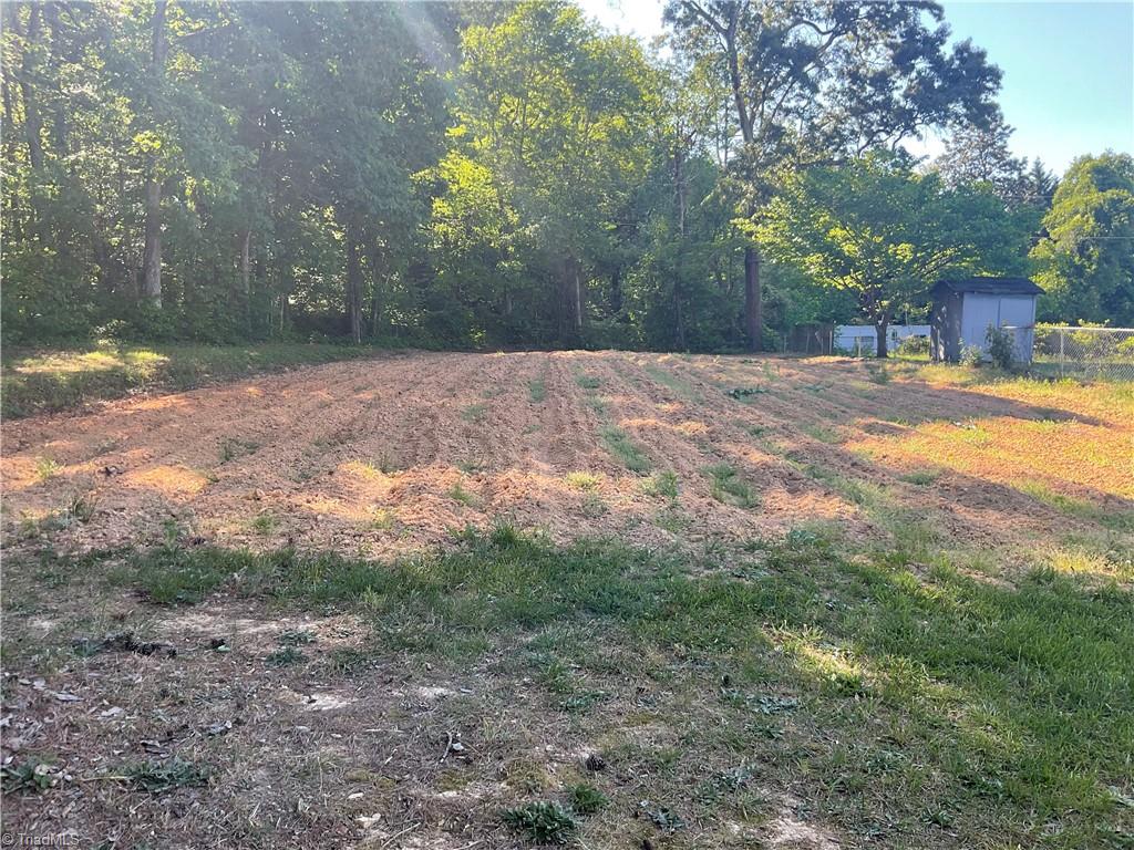 2190 Sullivan Road Thomasville, NC 27360 - Photo 9 of 23