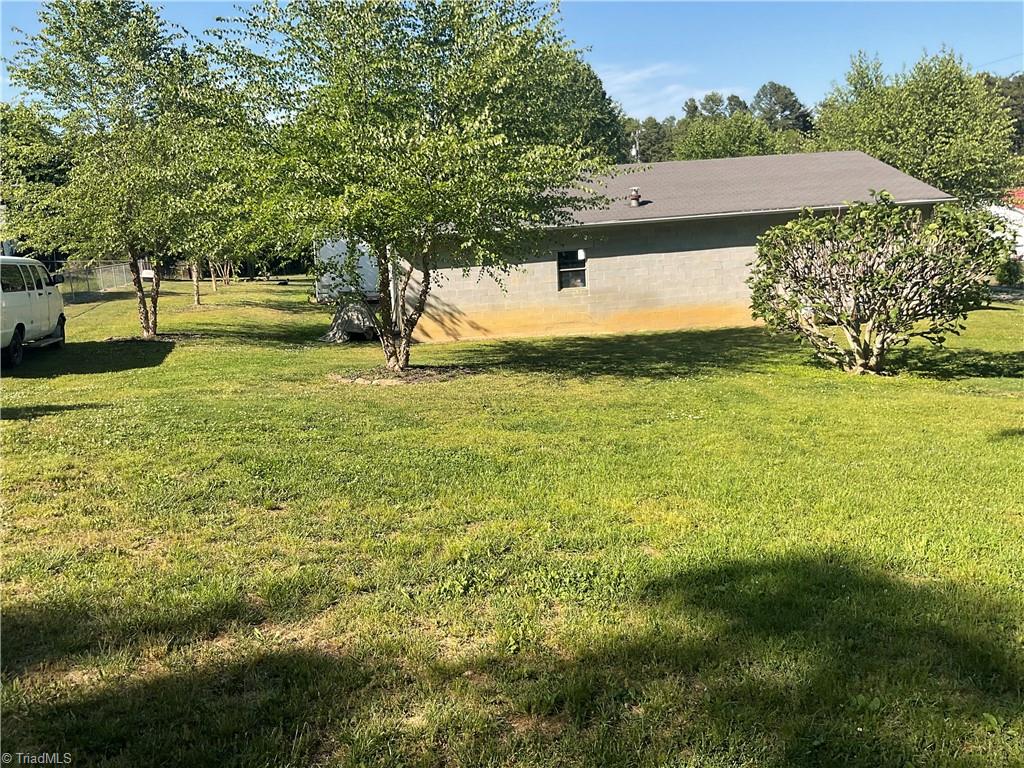 2190 Sullivan Road Thomasville, NC 27360 - Photo 10 of 23