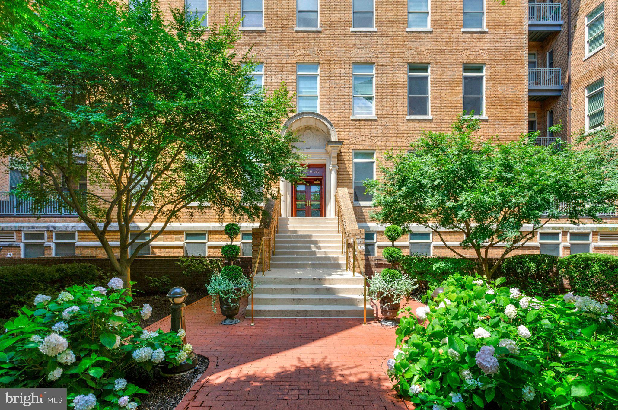 2425 L Street Northwest, Unit 211 Washington, DC 20037 - Photo 20 of 26