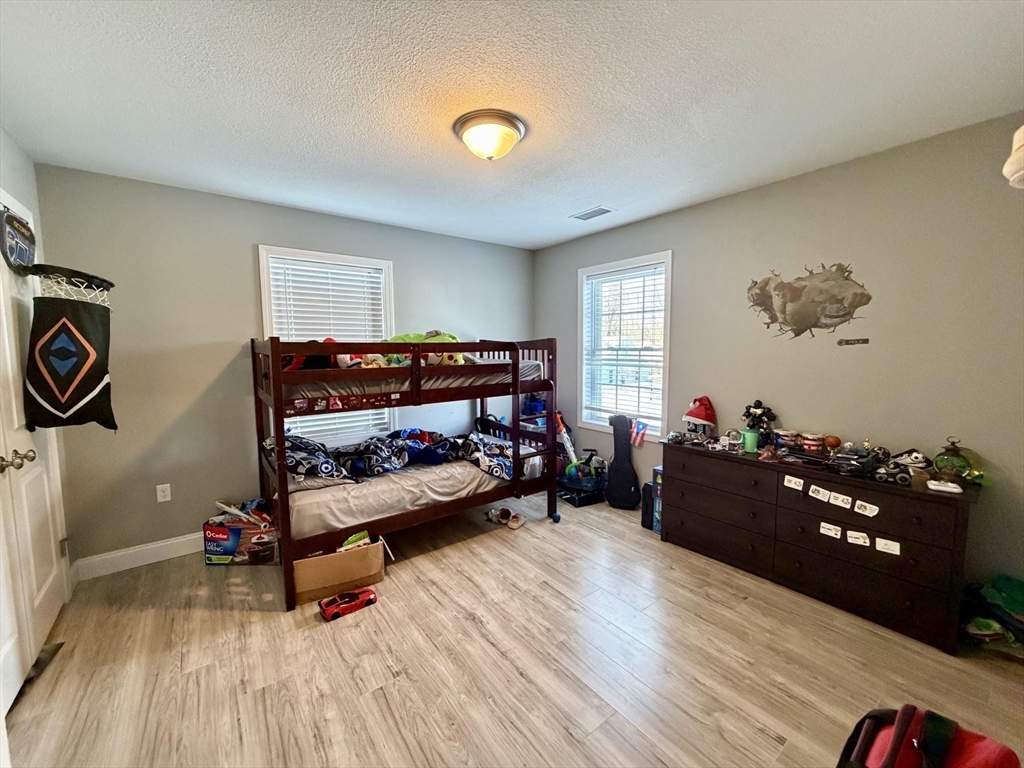 173 Russell Street Springfield, MA 01104 - Photo 17 of 24