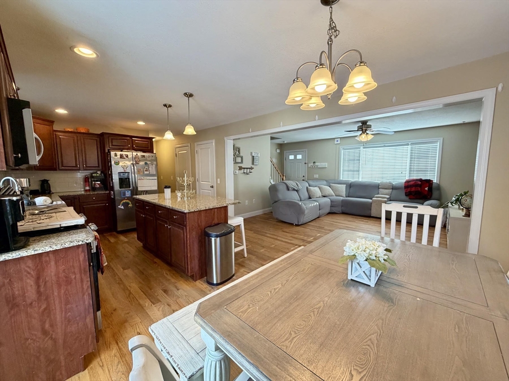 173 Russell Street Springfield, MA 01104 - Photo 4 of 24