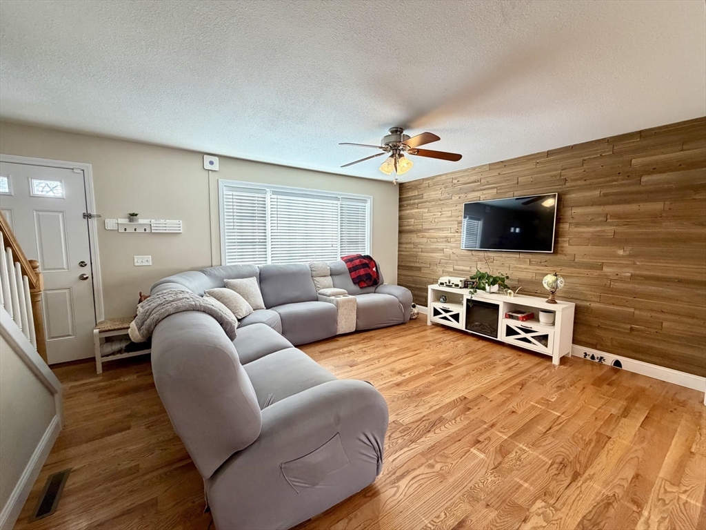 173 Russell Street Springfield, MA 01104 - Photo 7 of 24