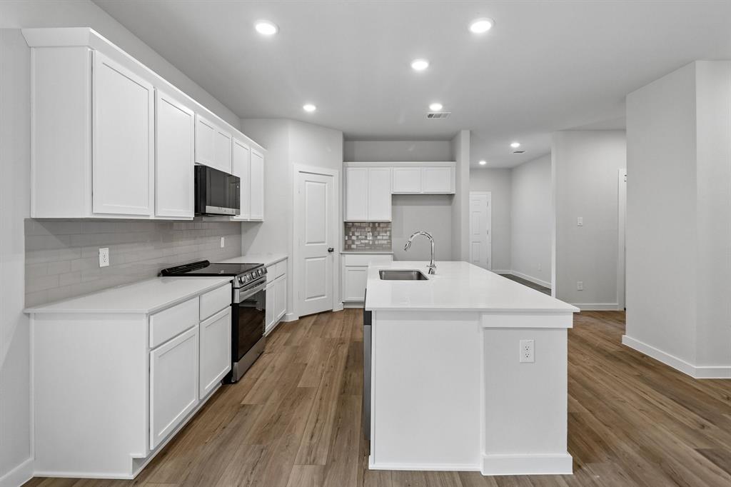 359 Declan Street Springtown, TX 76082 - Photo 12 of 38