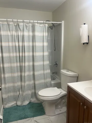 $1,900 | 244 High Path Road, Unit 244, Windsor, CT 06095