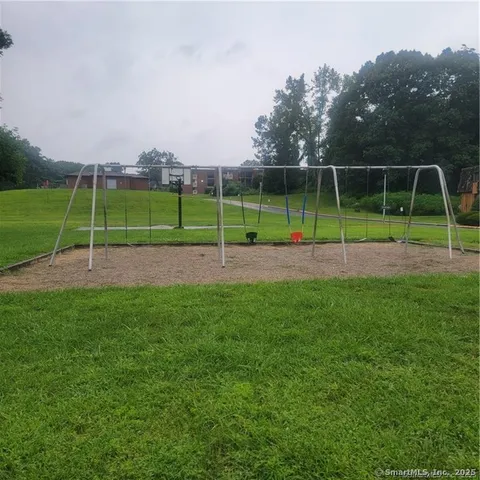 $1,900 | 244 High Path Road, Unit 244, Windsor, CT 06095