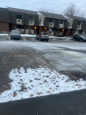 $1,900 | 244 High Path Road, Unit 244, Windsor, CT 06095