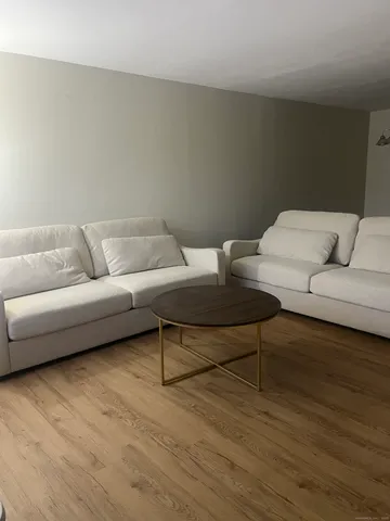 $1,900 | 244 High Path Road, Unit 244, Windsor, CT 06095