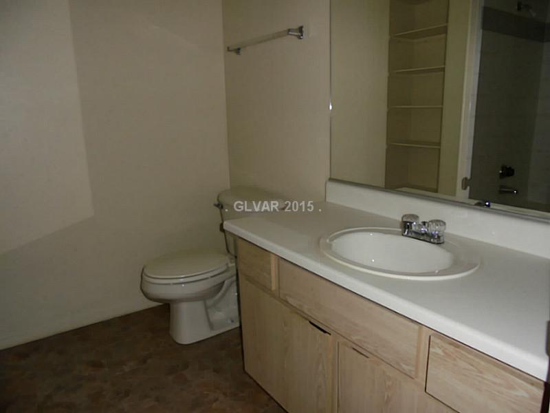 7885 West Flamingo Road, Unit 2168 Las Vegas, NV 89147 - Photo 19 of 35 Master Bath/Spa.