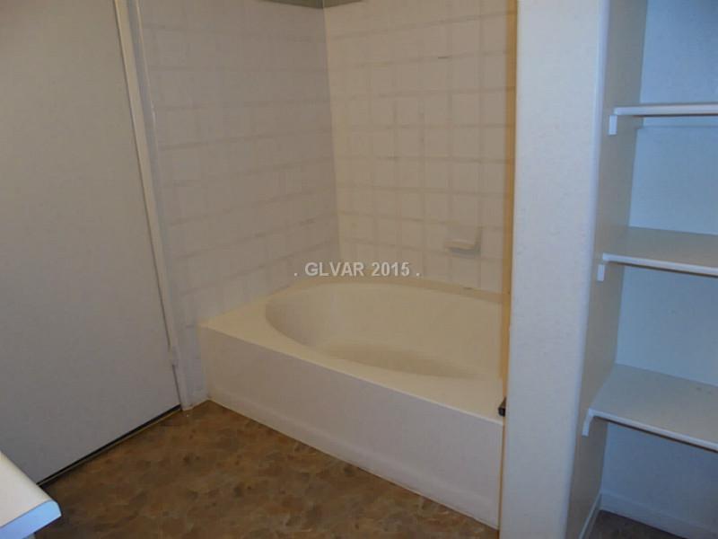 7885 West Flamingo Road, Unit 2168 Las Vegas, NV 89147 - Photo 20 of 35 Master Bath/Spa.