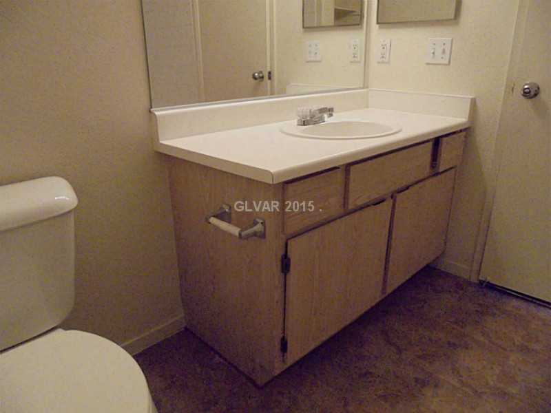 7885 West Flamingo Road, Unit 2168 Las Vegas, NV 89147 - Photo 21 of 35 Master Bath/Spa.
