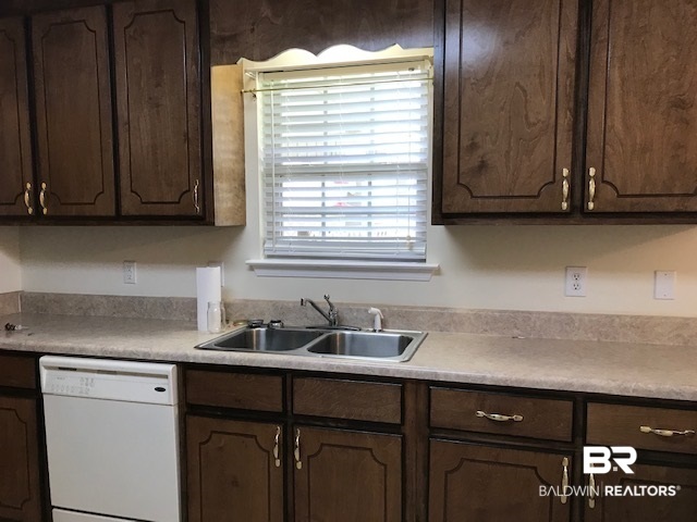 221 Scott Road Brewton, AL 36426 - Photo 15 of 18 Kitchen