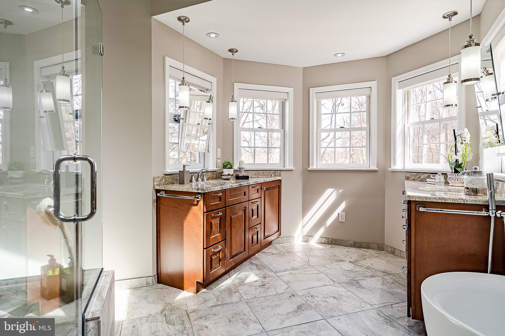 2008 Turnberry Circle Glenmoore, PA 19343 - Photo 30 of 62 Primary bath