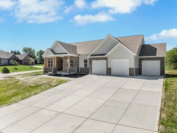 $699,000 | 310 Red Wing Court, Troy, MO 63379