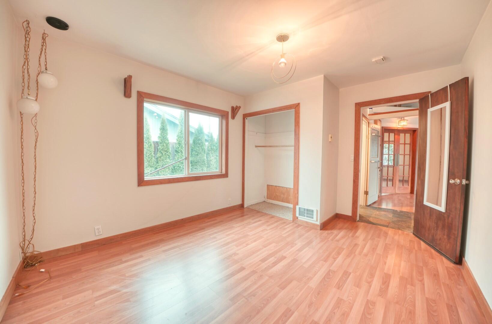 2076 Table Rock Road Medford, OR 97501 - Photo 10 of 22 2076 Table Rock (11)