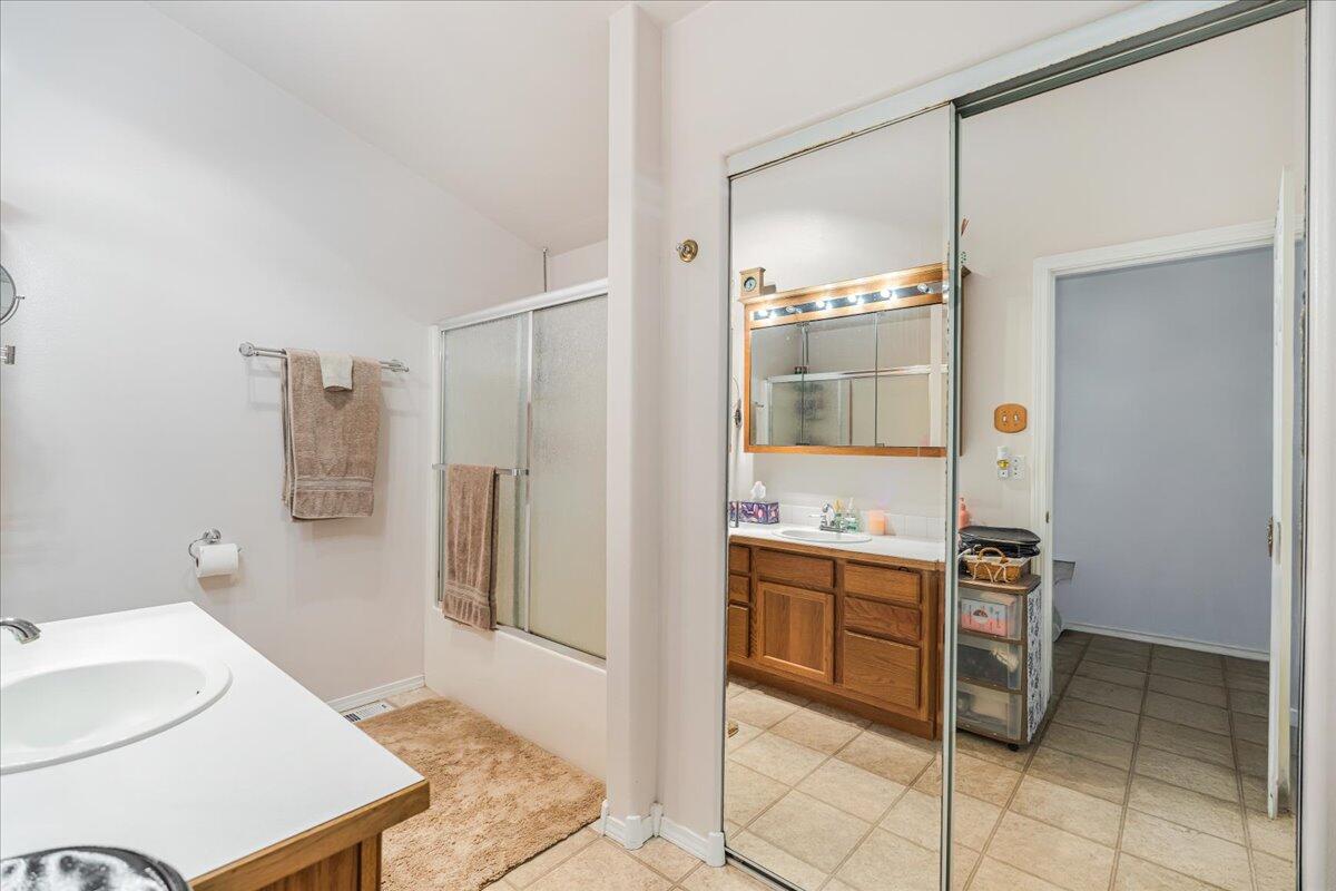 2444 Southwest 33rd Street Redmond, OR 97756 - Photo 21 of 30 17-2444 SW 33rd St-22